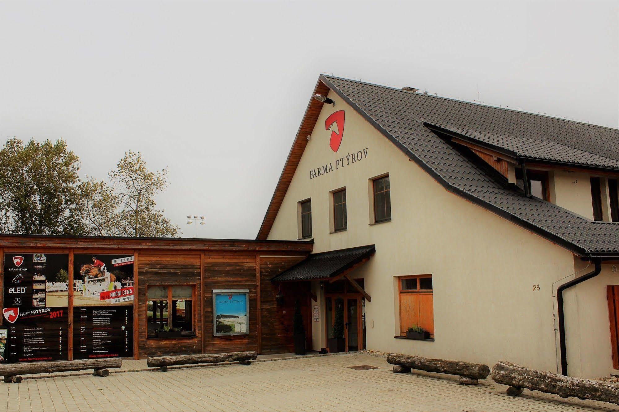 Готель Farma Ptyrov Мніхово-Градіштє Екстер'єр фото